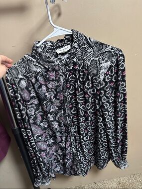 beachlunchlounge Black Floral-Paisley Button Down Shirt with Pink Accents